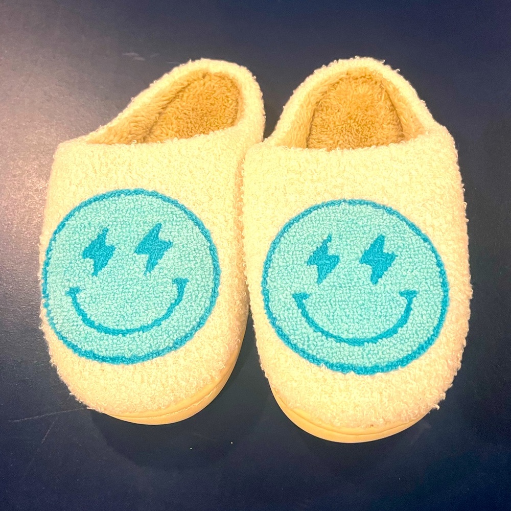 COPY - NWOT Smiley Face with Lightening Bolt Eyes Cozy Slippers